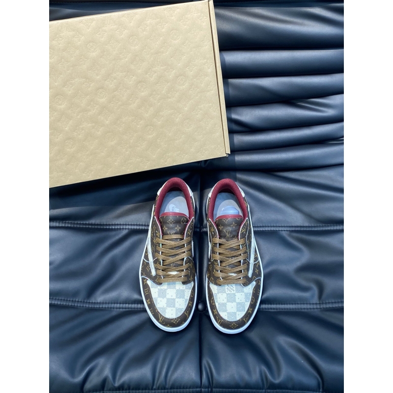 l**is V*t*n sneakers